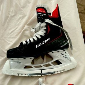 Men’s Bauer skates